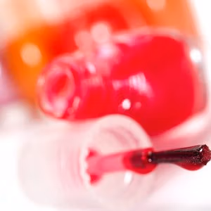 vernis rouges et orange