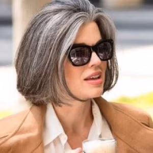 Coupe carrée - cheveux gris